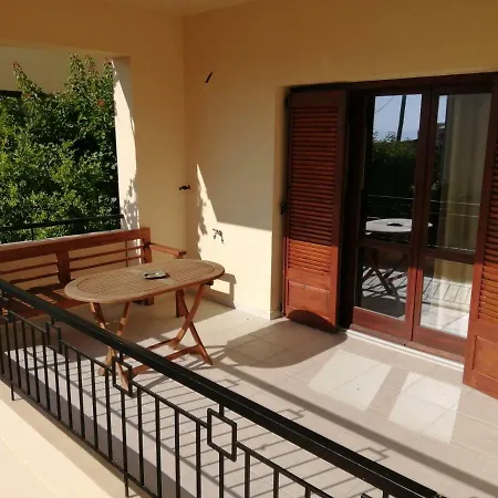 Sunny And Quiet In Chania, Sleeps 4 *