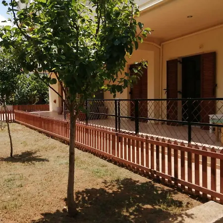 Апартаменты Sunny And Quiet In Chania, Sleeps 4