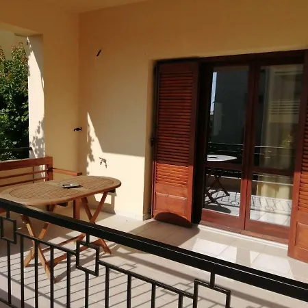 Апартаменты Sunny And Quiet In Chania, Sleeps 4 Ханья